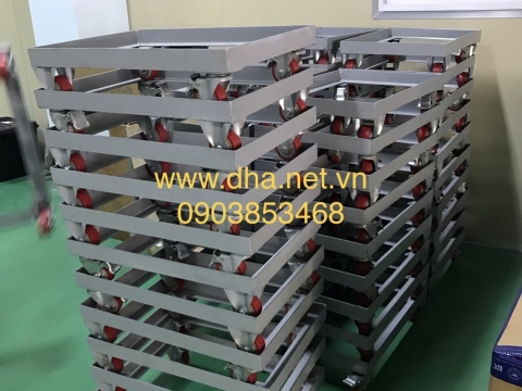 Giao xe đẩy hàng gia công cho Đại lý Bánh xe đẩy ở Bình Dương