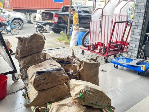 Giao hàng cho đại lý Bánh xe đẩy tại Cần Thơ