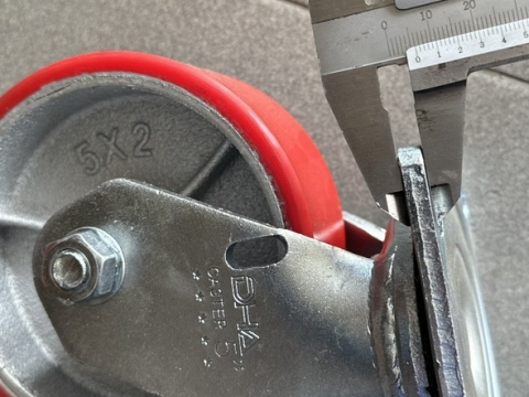 Hình ảnh Khách hàng sử dụng bánh xe đẩy DHA CASTER