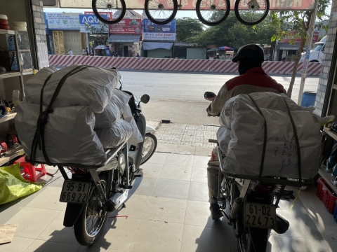 Nét đẹp lao động của nhân viên giao hàng DHA CASTER